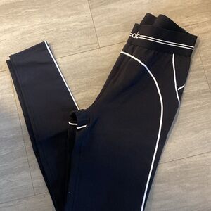 NWT Alo Heartthrob Leggings